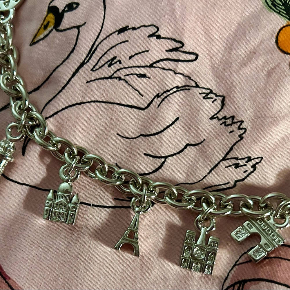 AGATHA PARIS heavy Paris souvenir charm bracelet rhodium & silver plated - Picture 8 of 9